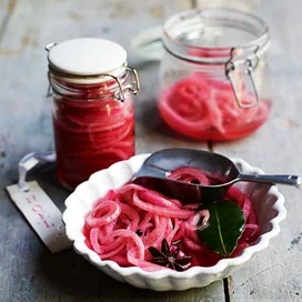 quick-pickled-onions-70e9711